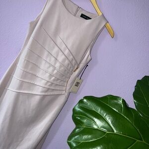 Ivanka Trump Ponte Sleeveless Side Ruched
Lilac Dress Sz 6